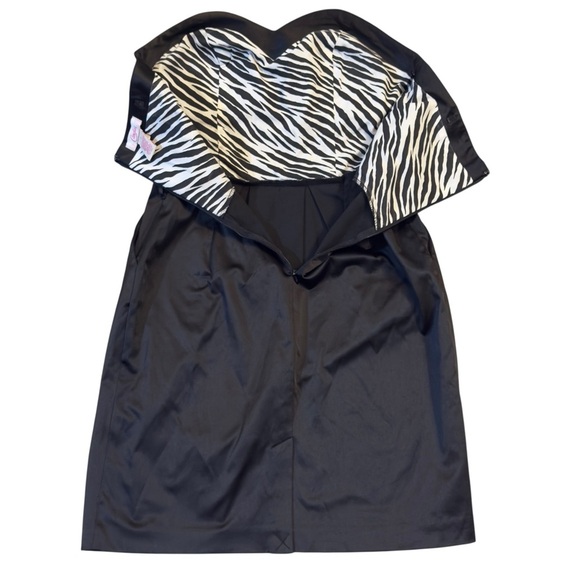 Candie's Chic Little Black Strapless Y2K Satin Mini Dress With Pockets - Picture 10 of 12